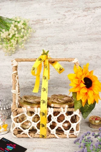 2kg Raffia Hamper Basket